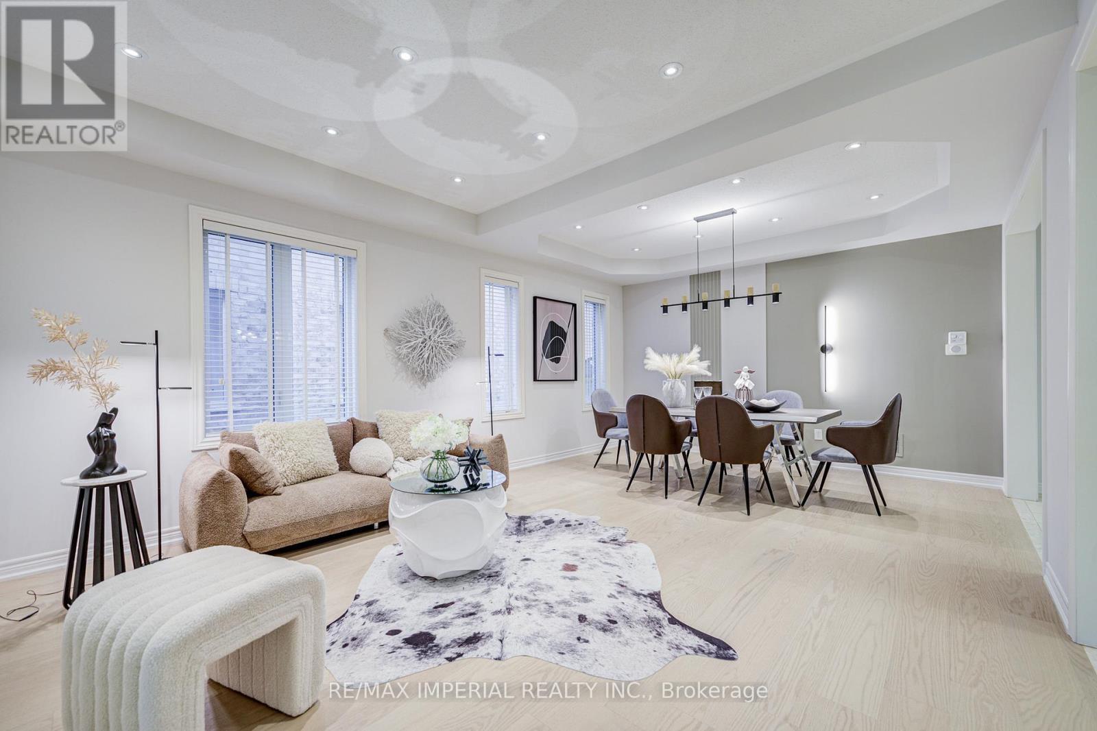 1199 Mctavish Dr. Drive, Newmarket, ON - Indoor