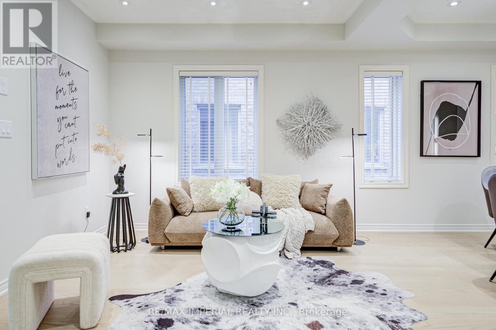 1199 Mctavish Dr. Drive, Newmarket, ON - Indoor