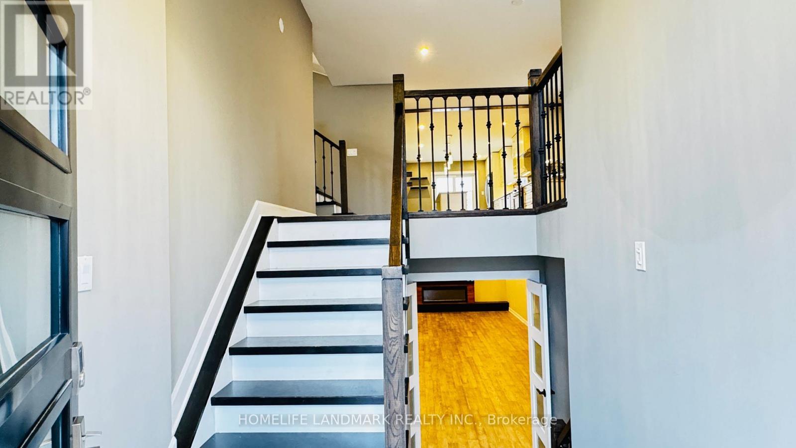 26 Monique Crescent, Barrie, ON - Indoor Photo Showing Other Room