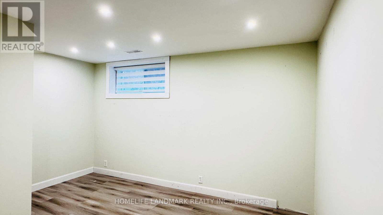 26 Monique Crescent, Barrie, ON - Indoor Photo Showing Other Room