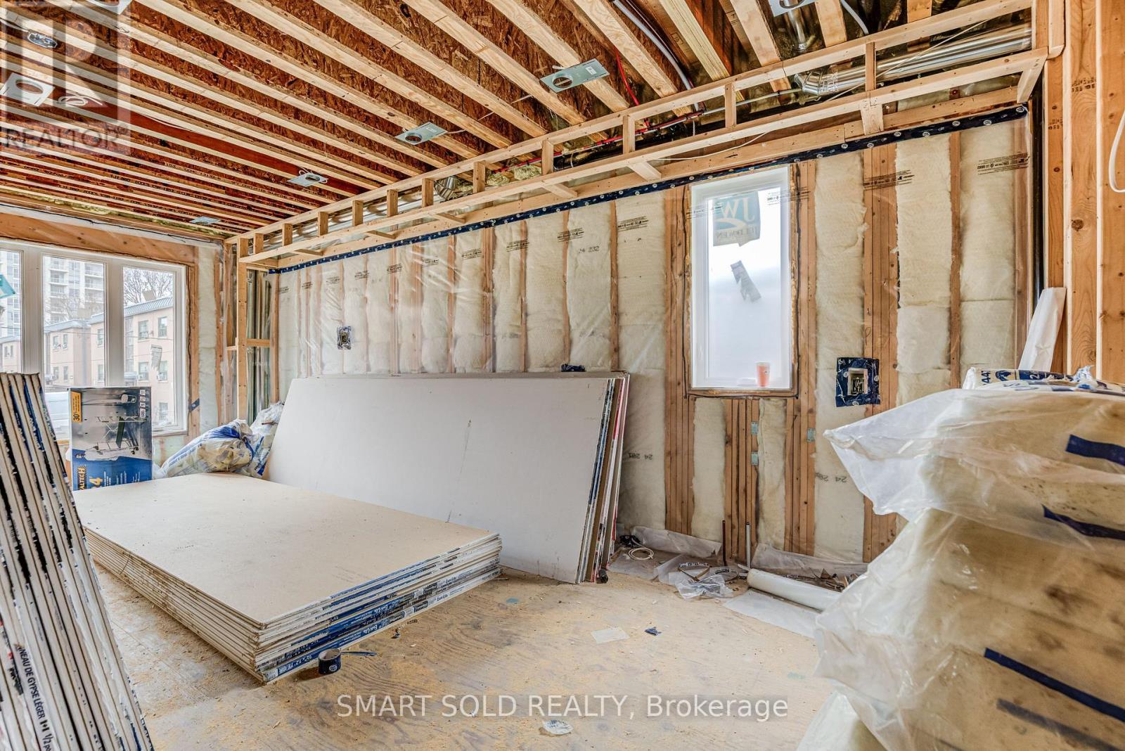 4 Forty Third Street, Toronto, ON