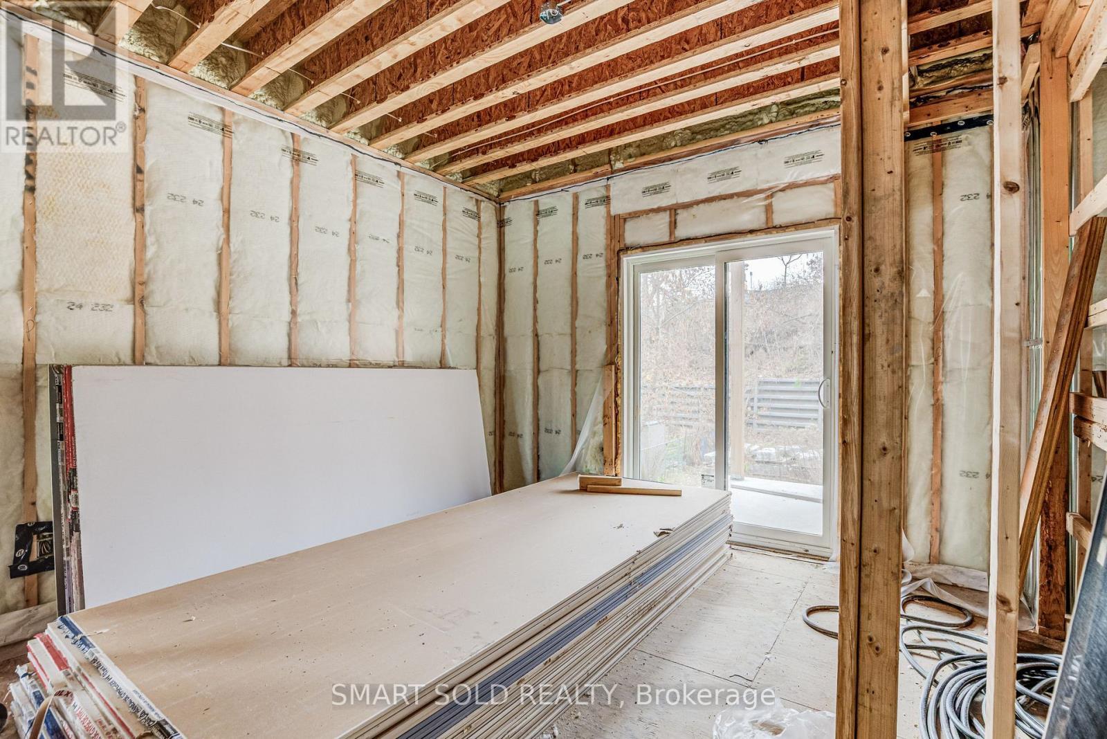 4 Forty Third Street, Toronto, ON