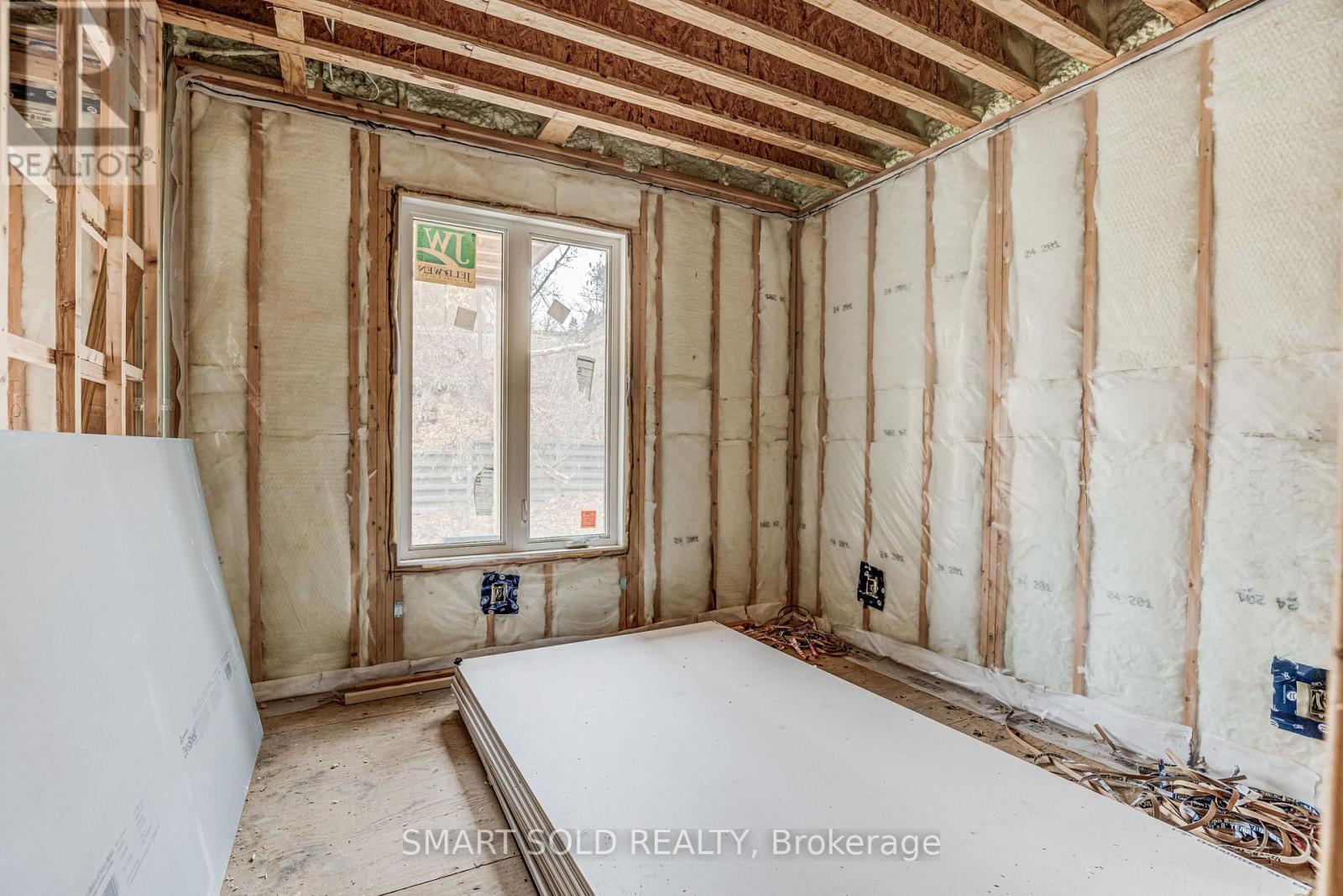 4 Forty Third Street, Toronto, ON