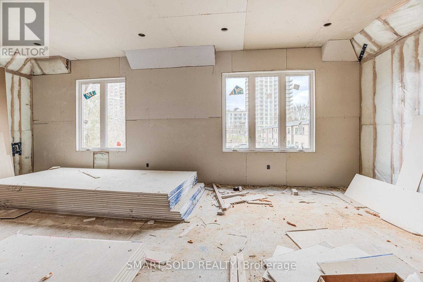 4 Forty Third Street, Toronto, ON