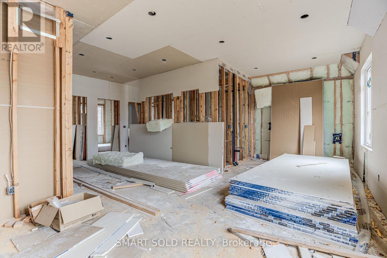 4 Forty Third Street, Toronto, ON