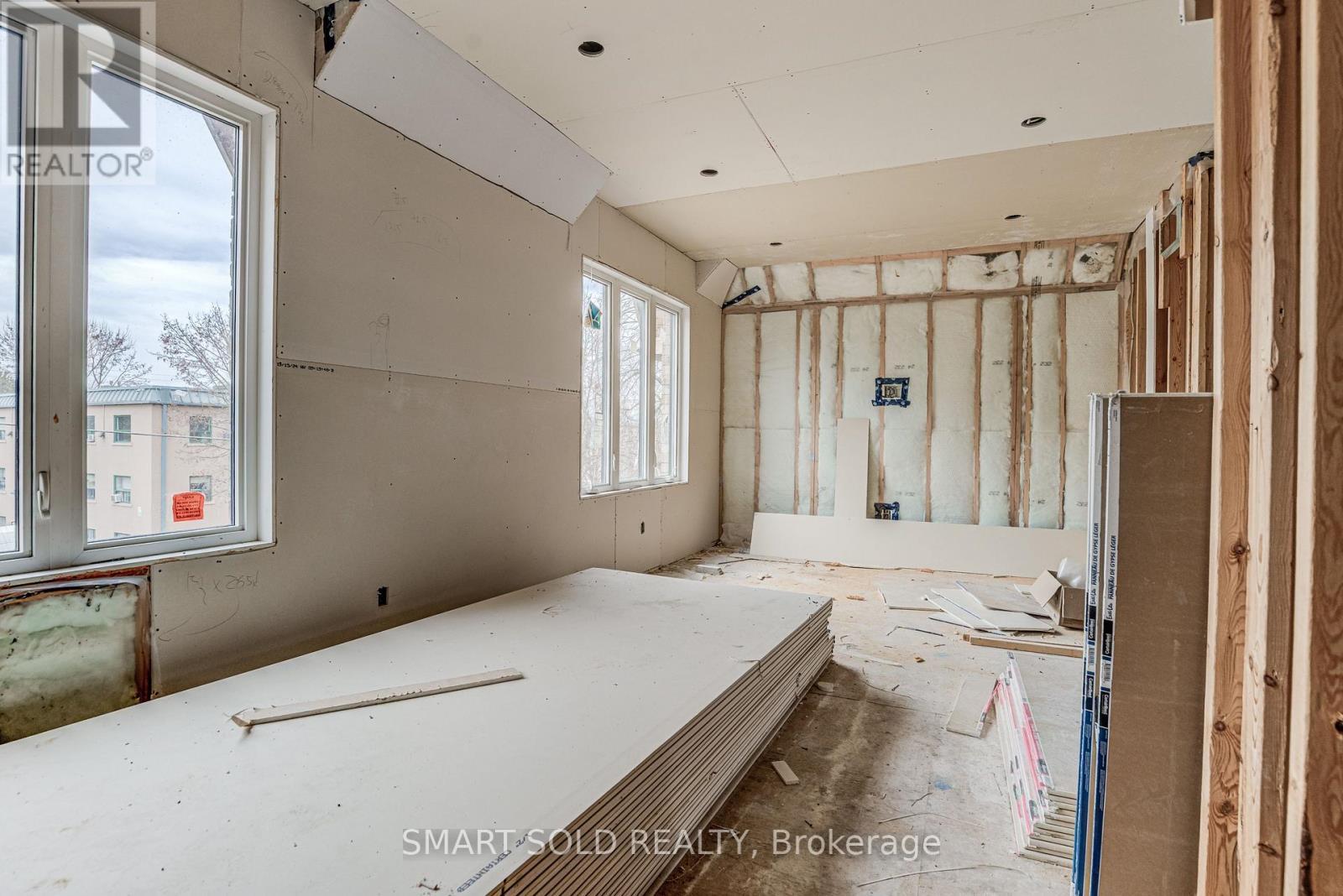 4 Forty Third Street, Toronto, ON