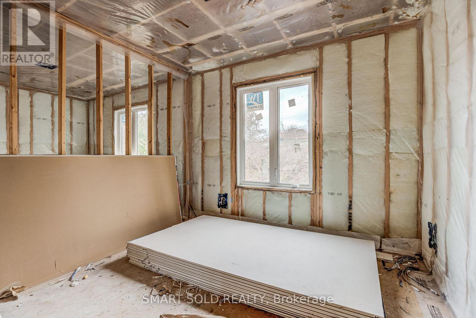 4 Forty Third Street, Toronto, ON