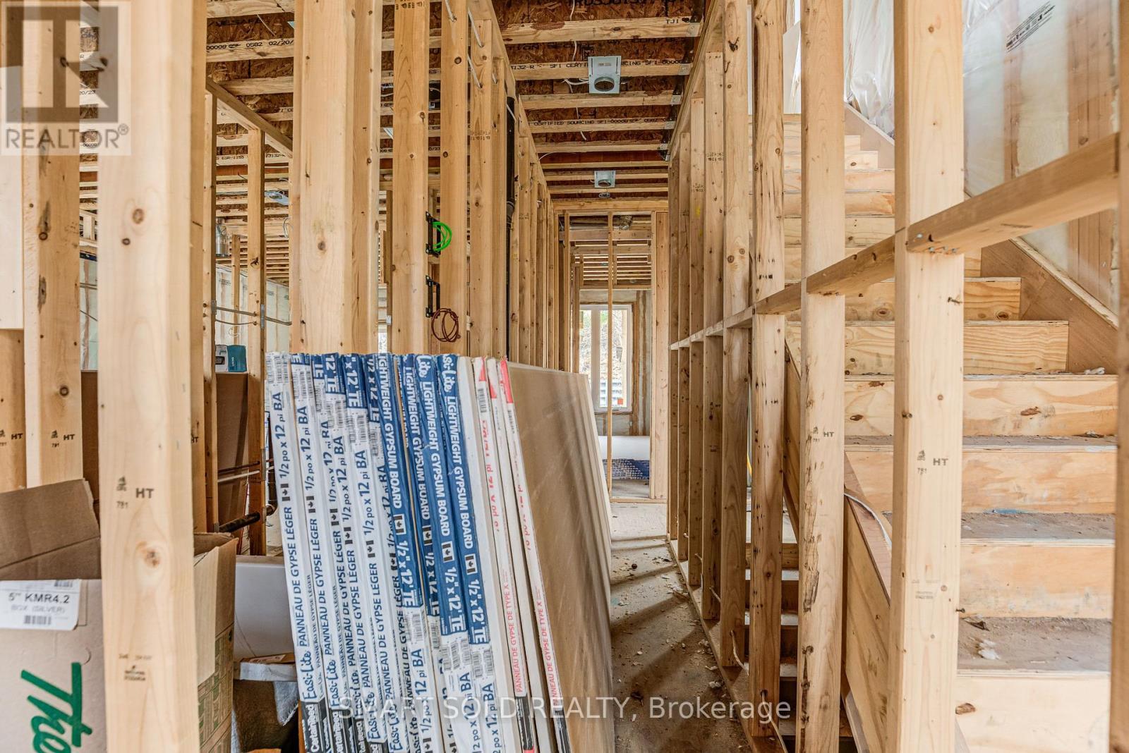 4 Forty Third Street, Toronto, ON