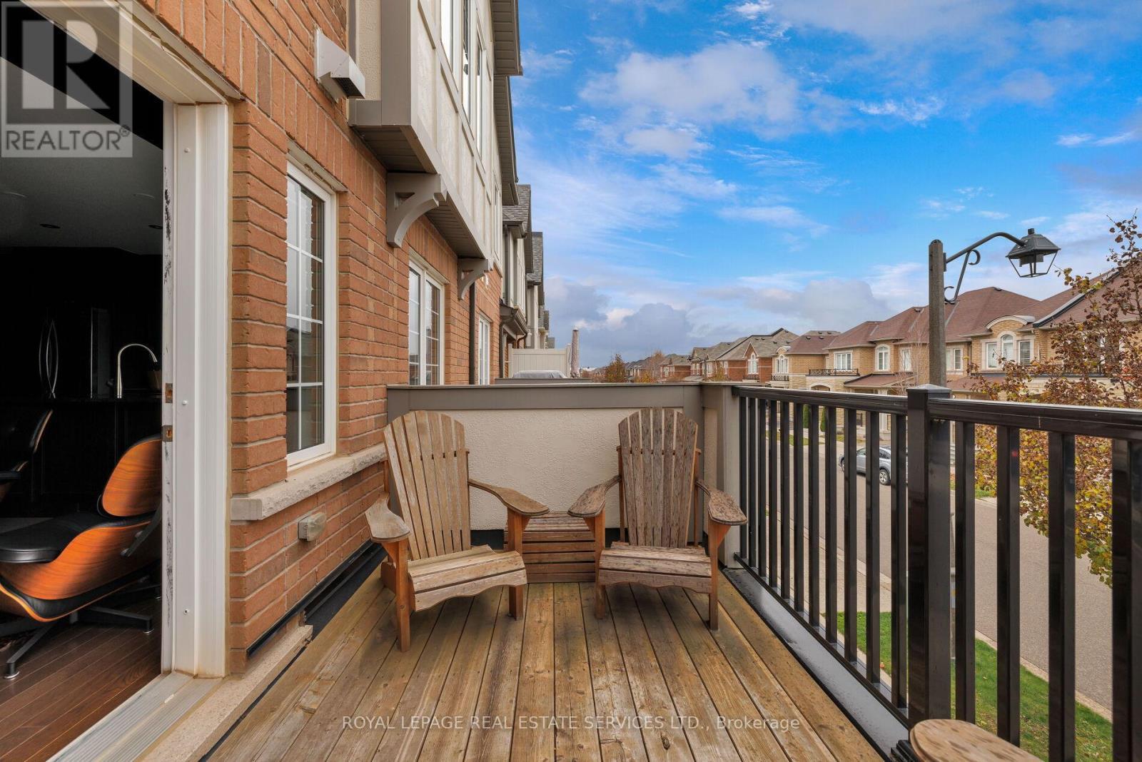 220 Sarah Cline Drive, Oakville, ON - Outdoor With Deck Patio Veranda With Exterior