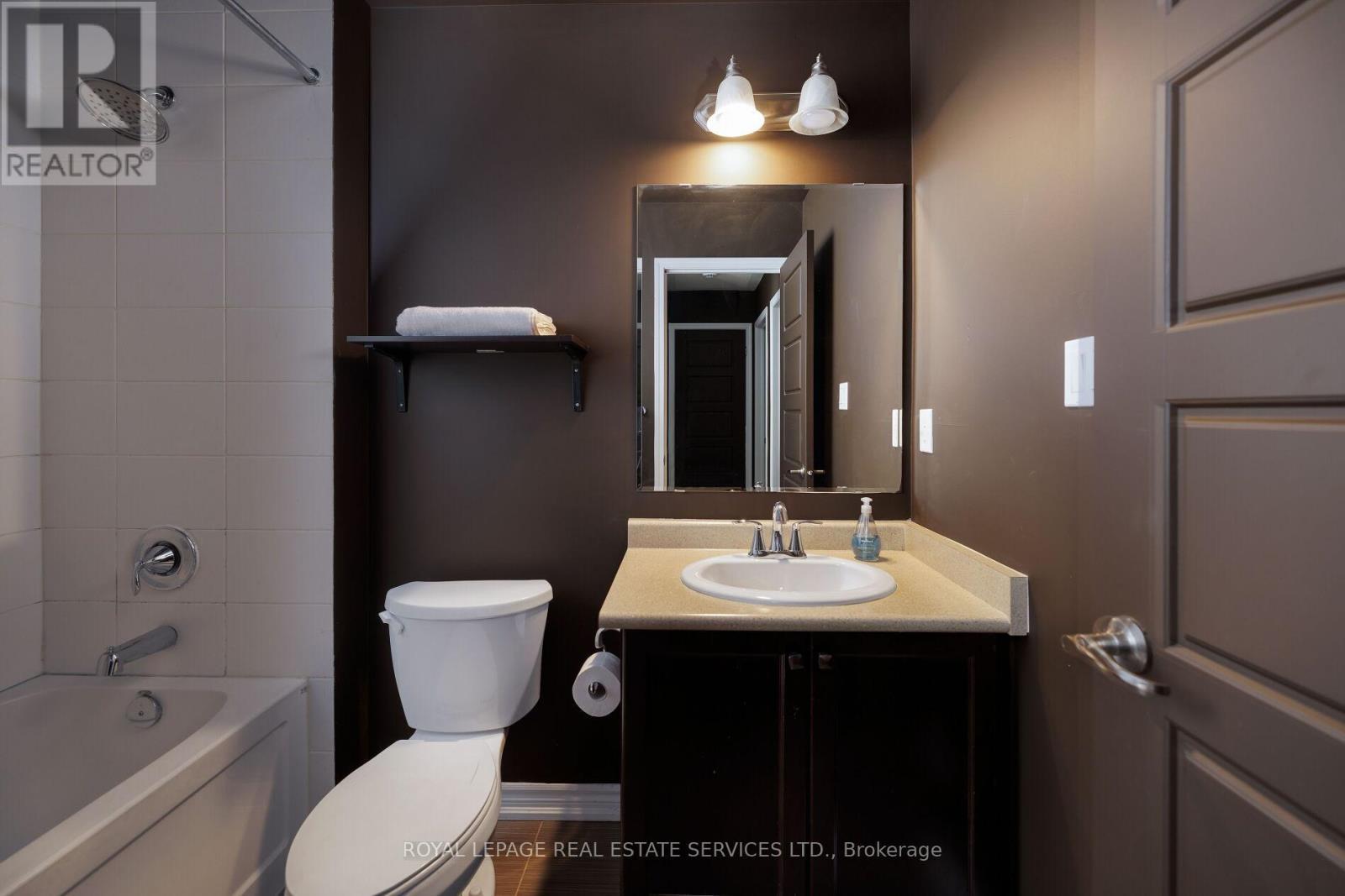 220 Sarah Cline Drive, Oakville, ON - Indoor Photo Showing Bathroom