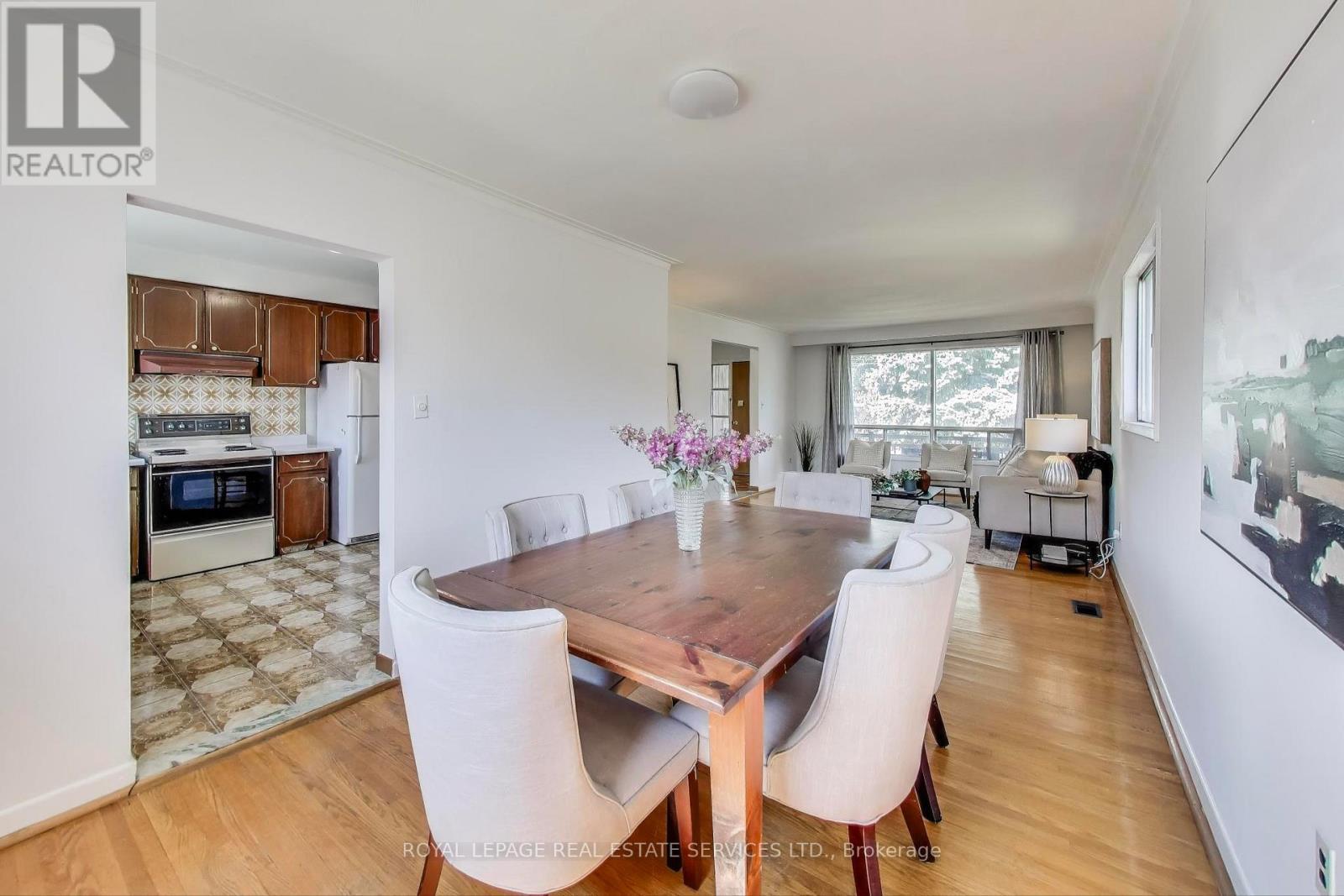 251 Driftwood Avenue, Toronto, ON - Indoor Photo Showing Dining Room