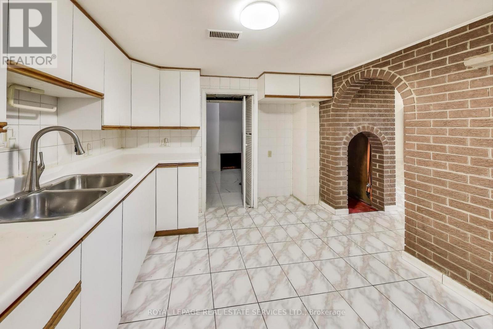 251 Driftwood Avenue, Toronto, ON - Indoor Photo Showing Kitchen With Double Sink