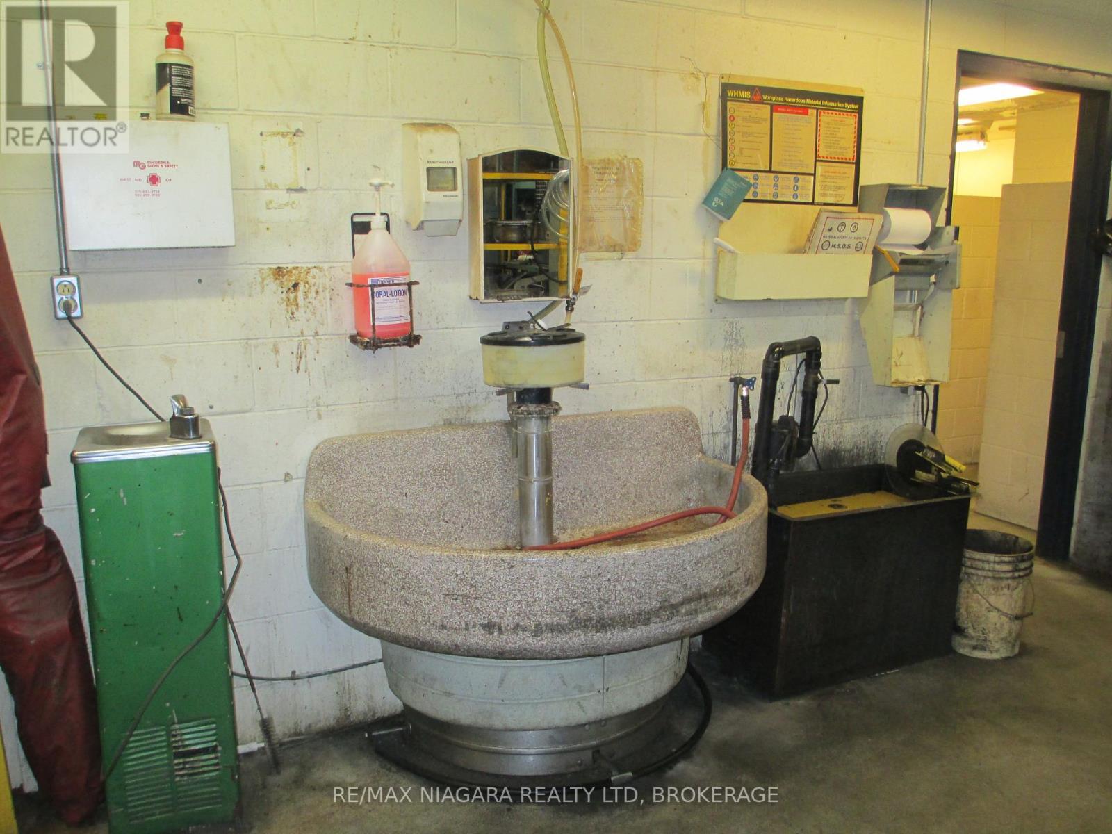 813 Cumberland Avenue, Burlington (Industrial Burlington), ON