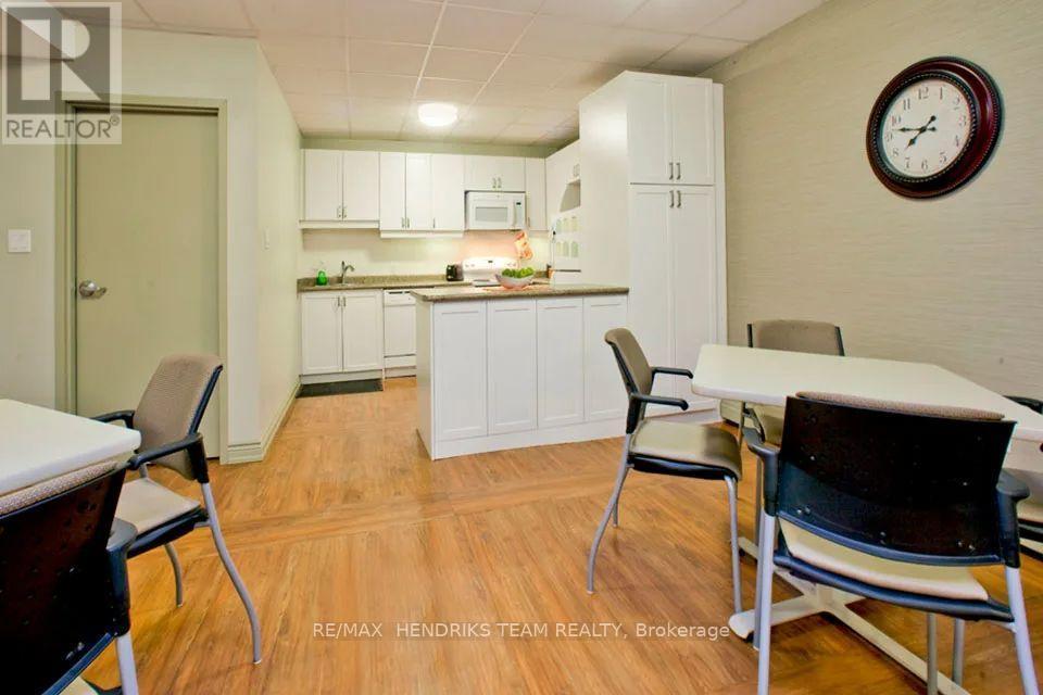 506 - 158 Fitch Street, Welland (Prince Charles), ON - Indoor