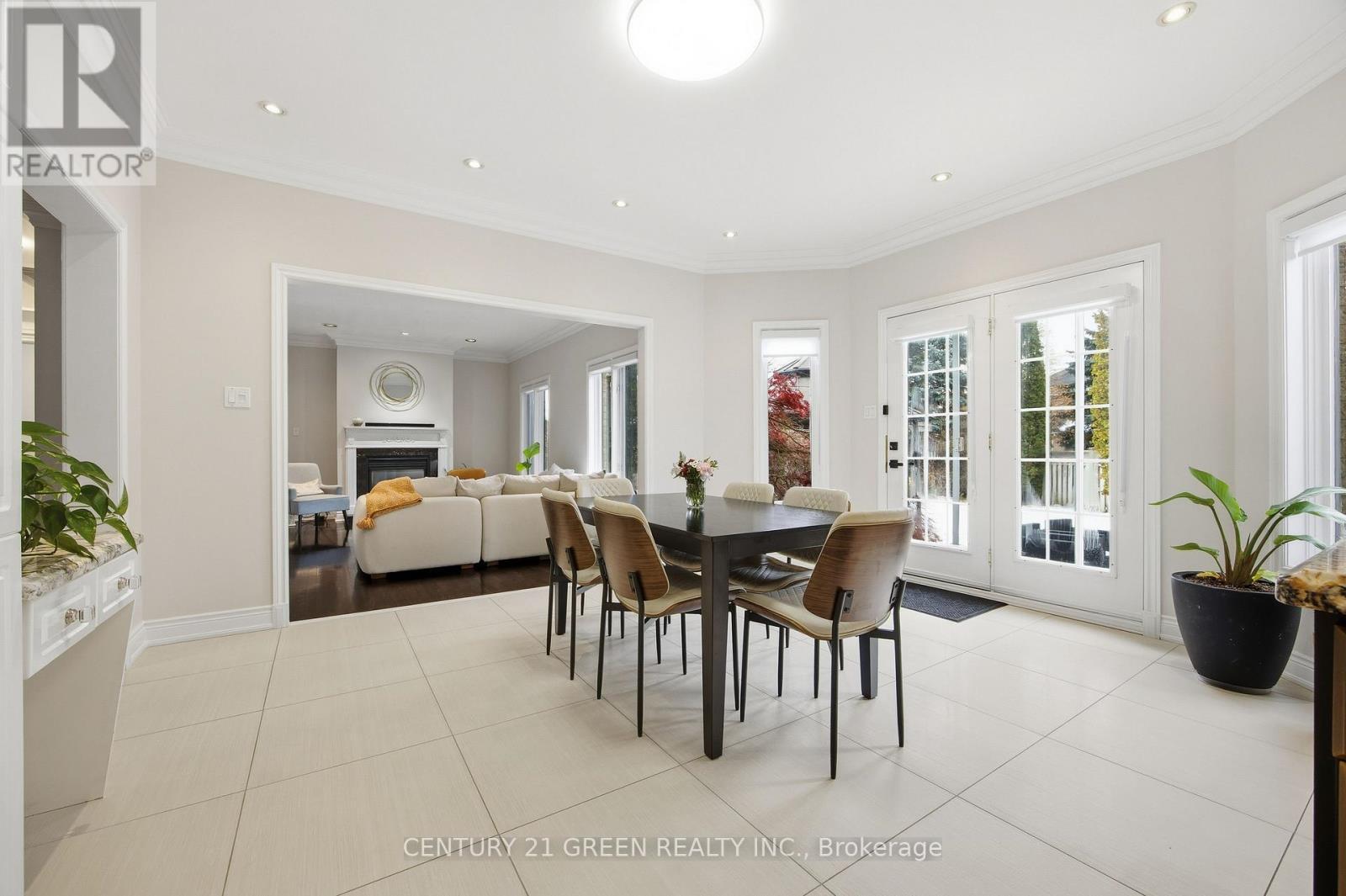 6311 Mulberry Crescent, Mississauga, ON - Indoor Photo Showing Dining Room