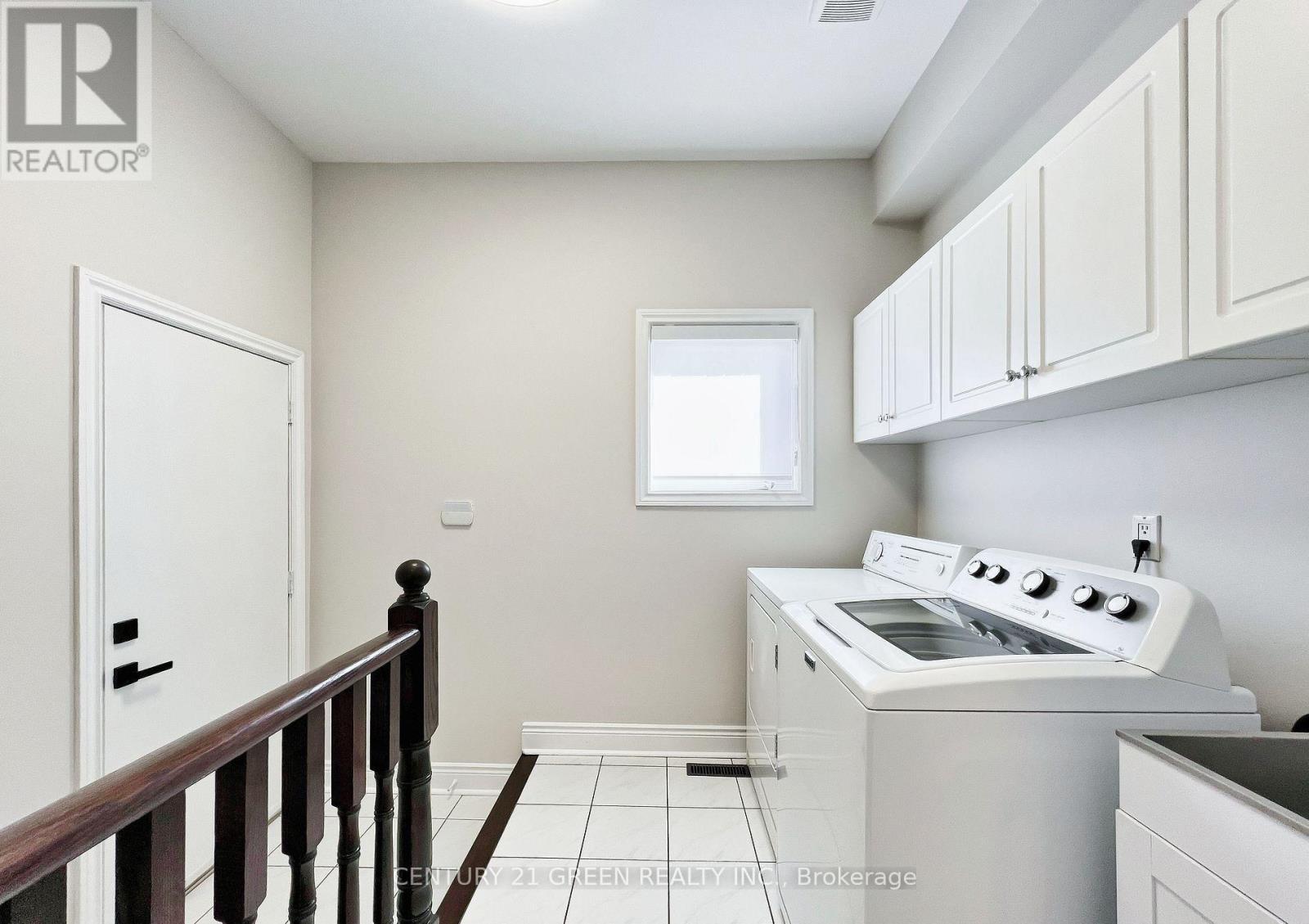 6311 Mulberry Crescent, Mississauga, ON - Indoor Photo Showing Laundry Room