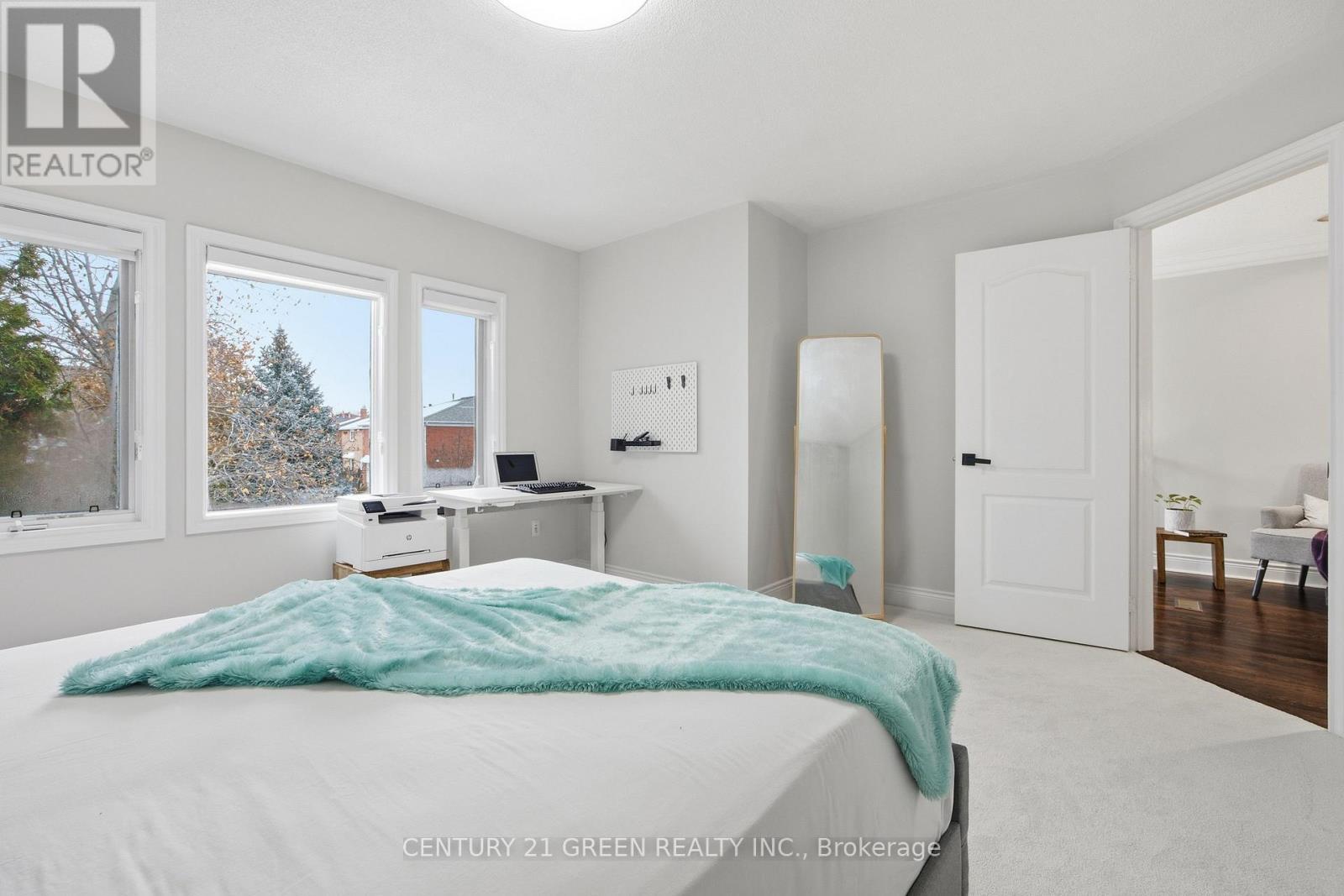 6311 Mulberry Crescent, Mississauga, ON - Indoor Photo Showing Bedroom