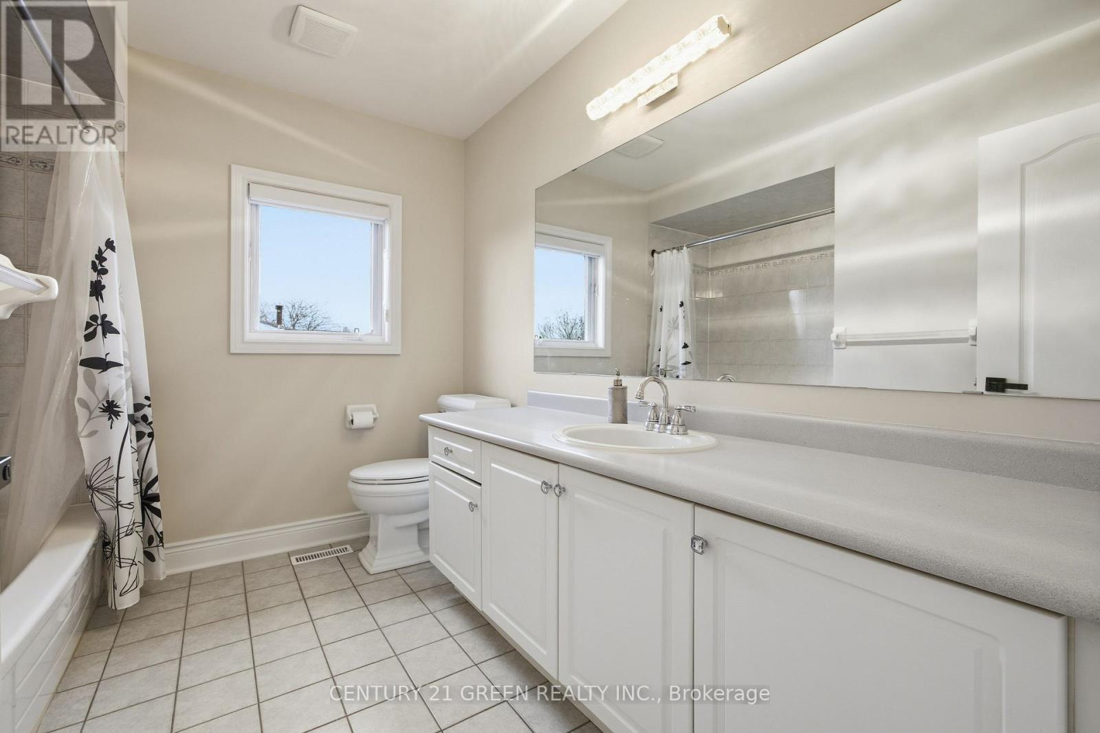 6311 Mulberry Crescent, Mississauga, ON - Indoor Photo Showing Bathroom