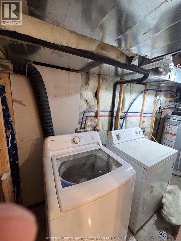 3284 Baby, Windsor, ON - Indoor Photo Showing Laundry Room