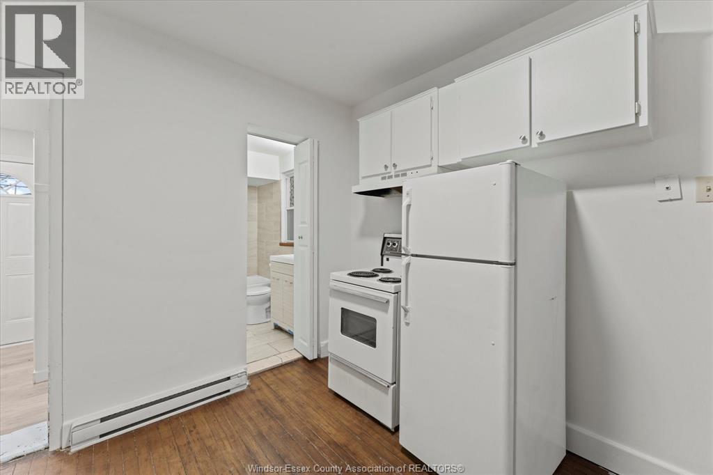 895 Pillette, Windsor, ON - Indoor Photo Showing Kitchen