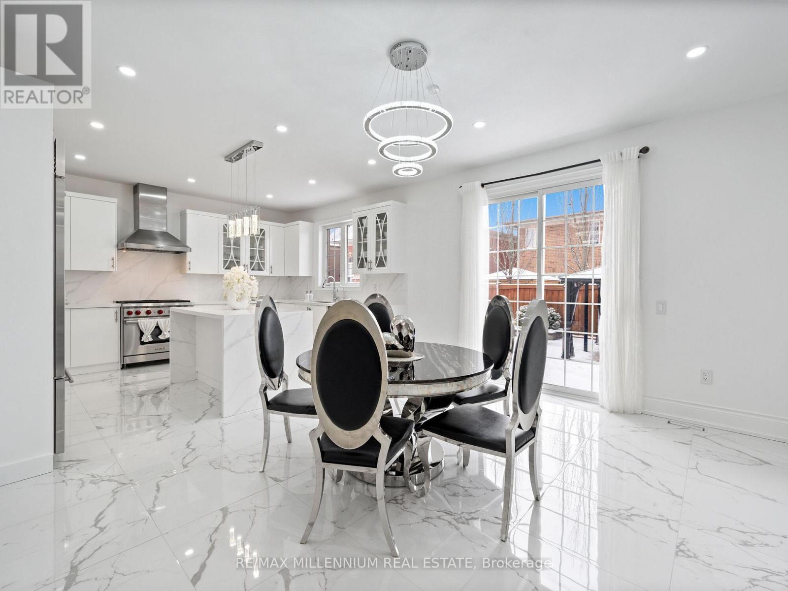 24 Black Duck Trail, King, ON - Indoor