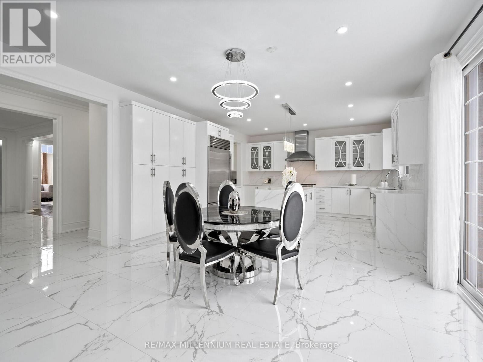 24 Black Duck Trail, King, ON - Indoor