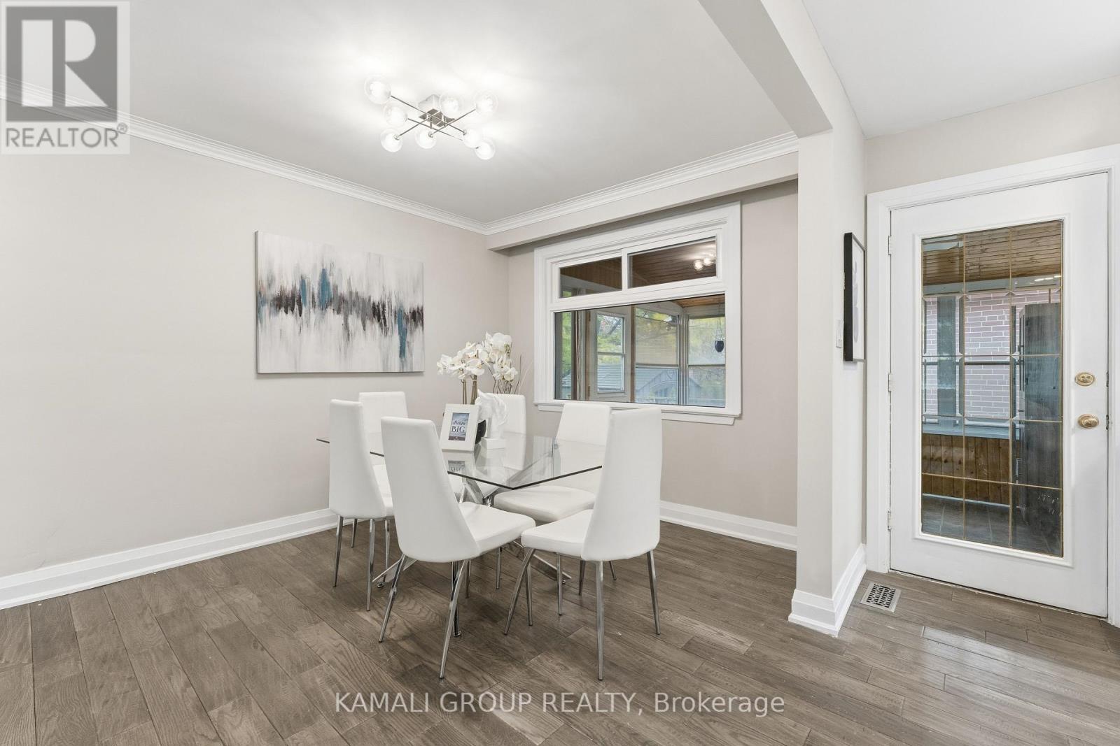 Walkout to Sunroom - 156 Trayborn Drive, Richmond Hill, ON - Indoor Photo Showing Dining Room