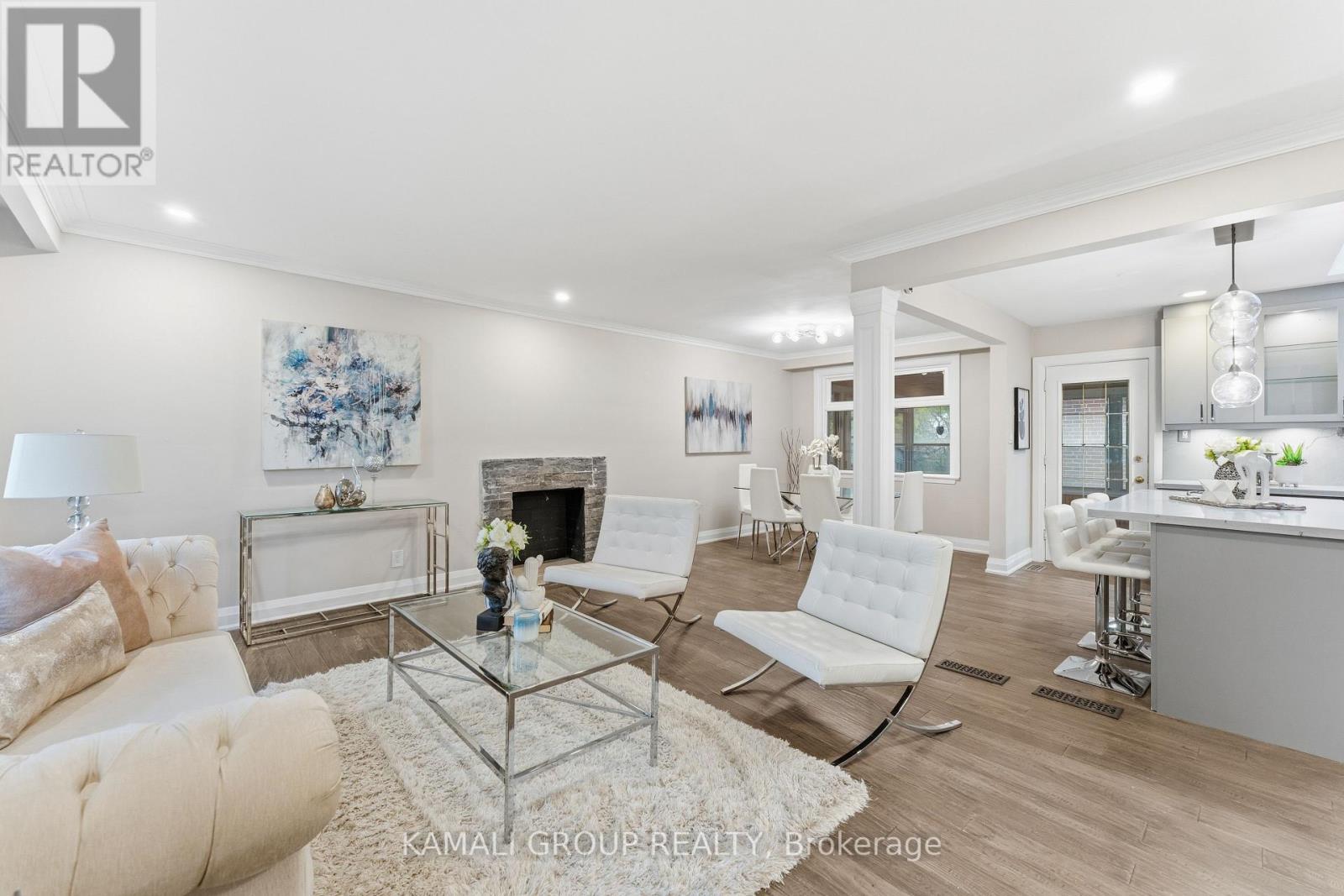 Living Room - 156 Trayborn Drive, Richmond Hill, ON - Indoor Photo Showing Living Room