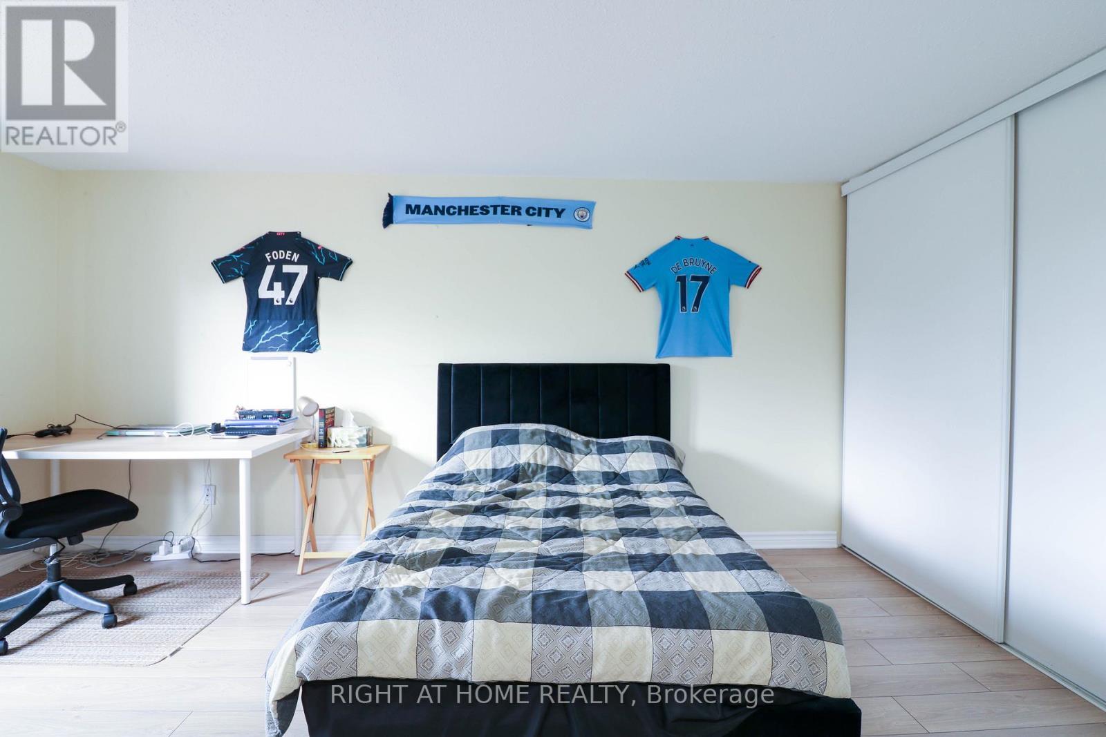 50 Fireside Crescent, Ottawa, ON - Indoor Photo Showing Bedroom