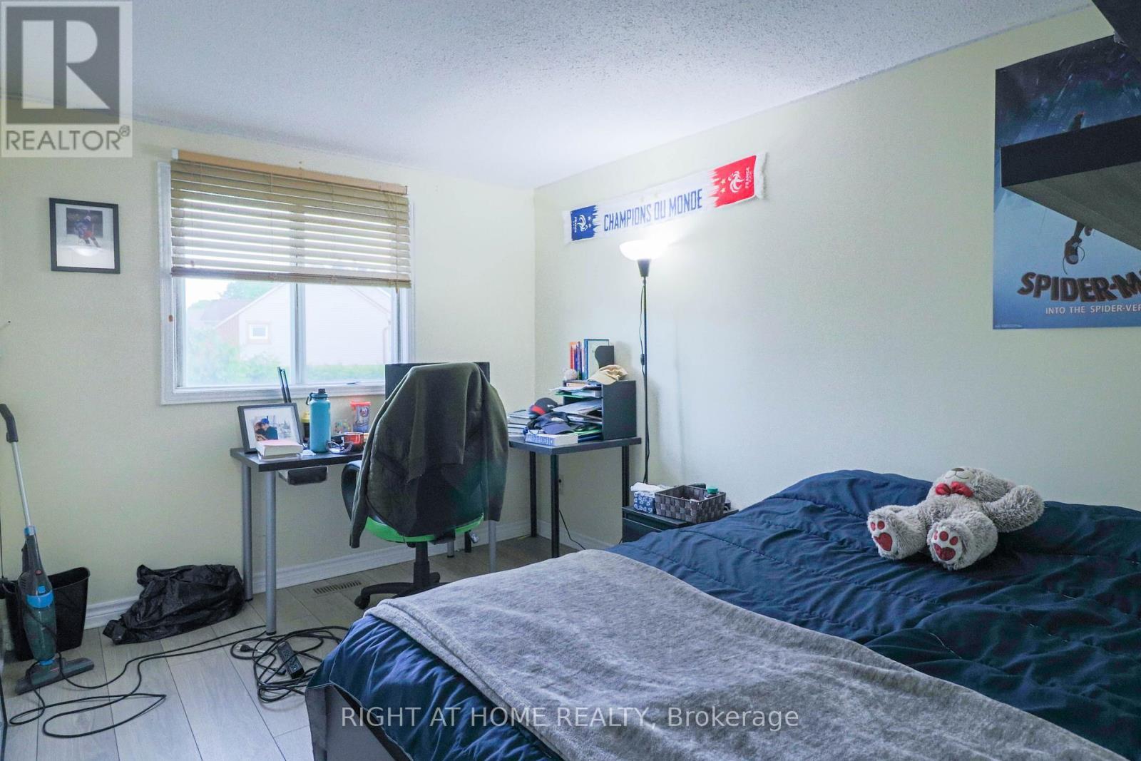 50 Fireside Crescent, Ottawa, ON - Indoor Photo Showing Bedroom