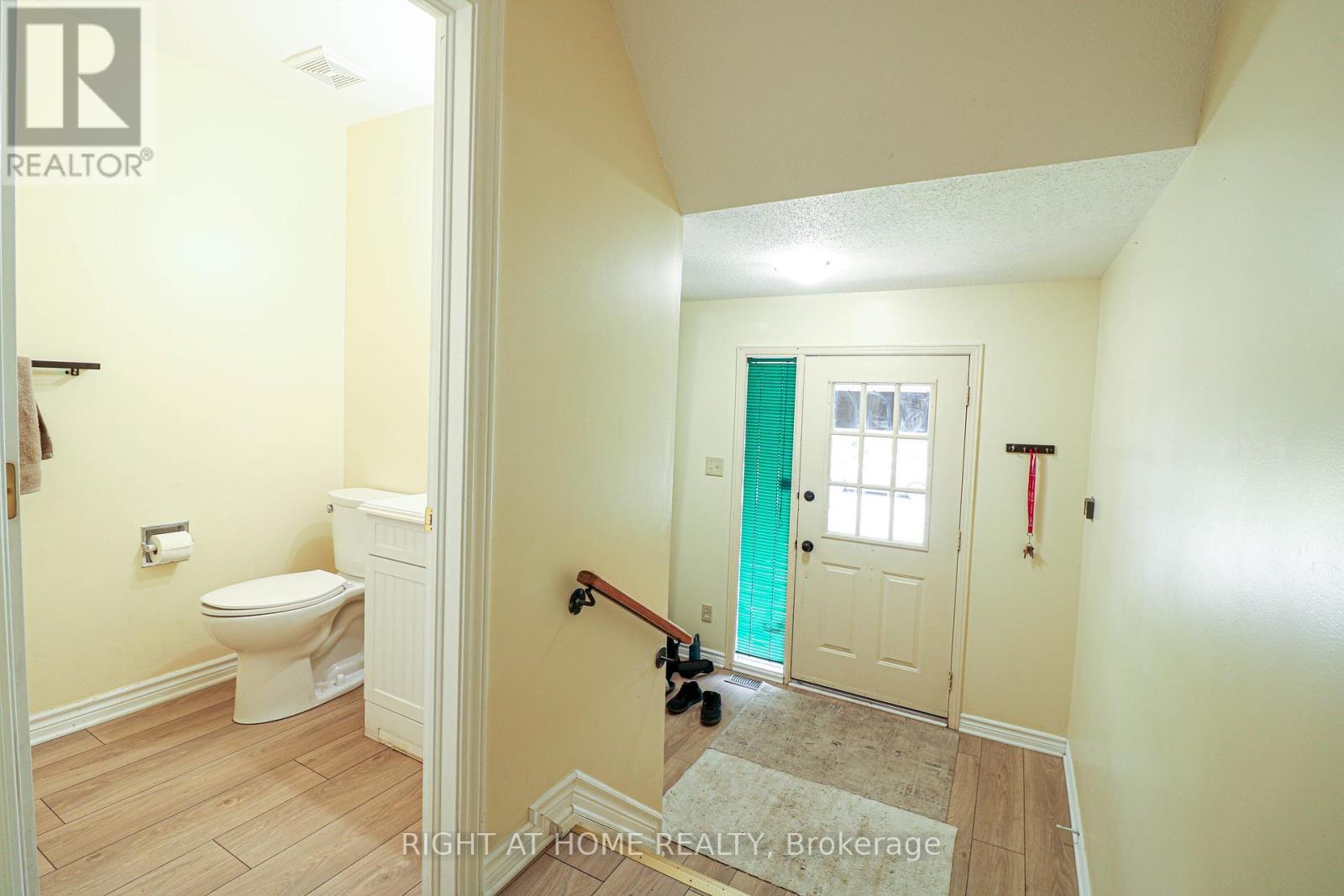 50 Fireside Crescent, Ottawa, ON - Indoor Photo Showing Bathroom
