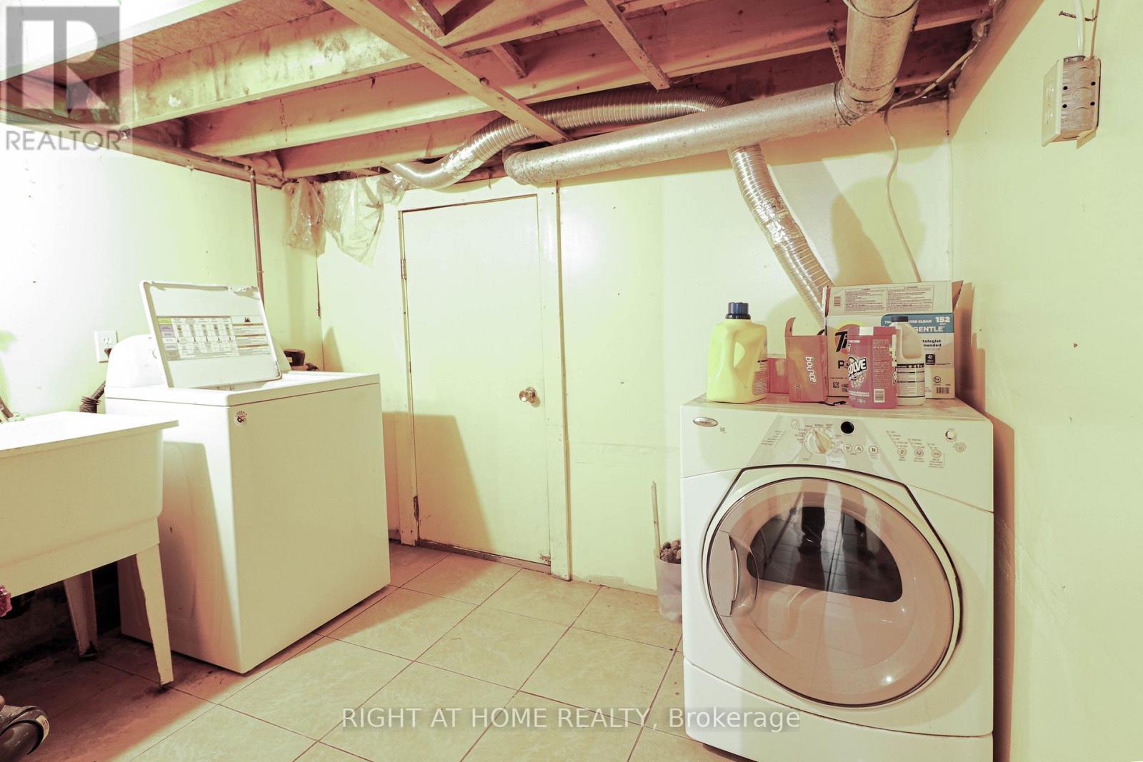 50 Fireside Crescent, Ottawa, ON - Indoor Photo Showing Laundry Room