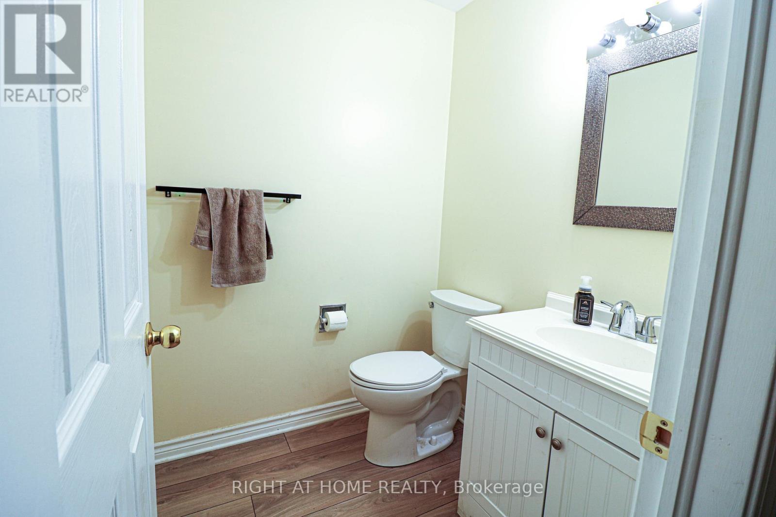 50 Fireside Crescent, Ottawa, ON - Indoor Photo Showing Bathroom