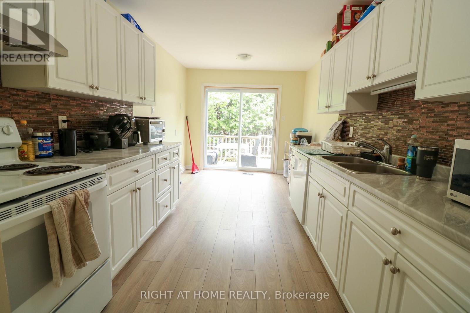 50 Fireside Crescent, Ottawa, ON - Indoor Photo Showing Kitchen With Double Sink