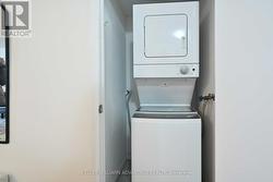 Newer washer/dryer en-suite -