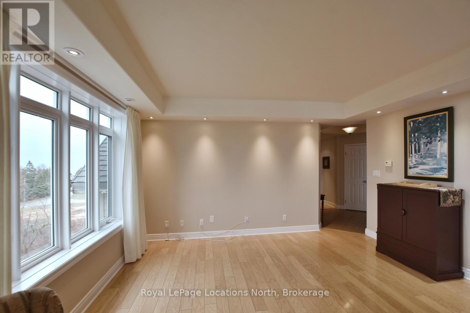 Ph 3 - 10 Bay Street E, Blue Mountains, ON - Indoor Photo Showing Other Room