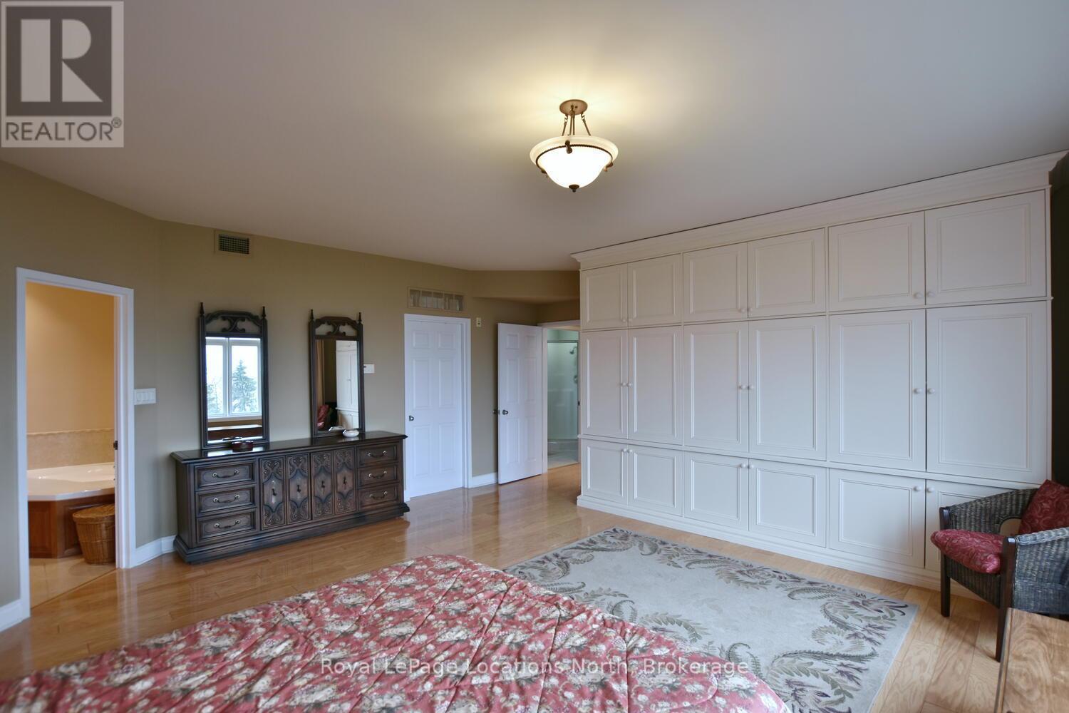 Ph 3 - 10 Bay Street E, Blue Mountains, ON -