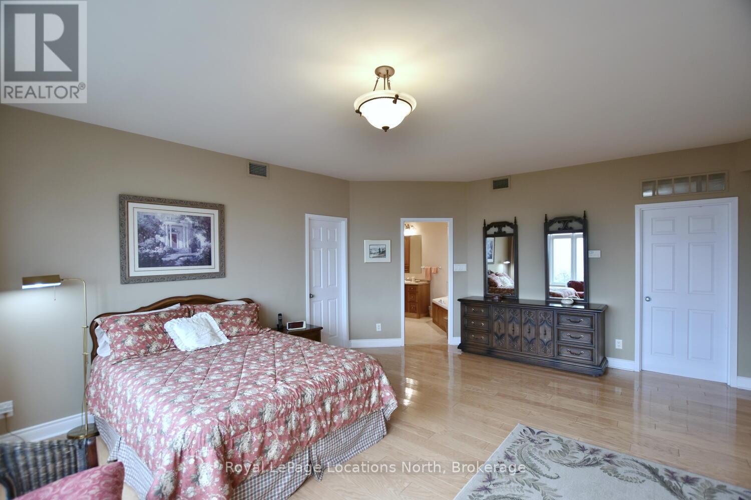 Ph 3 - 10 Bay Street E, Blue Mountains, ON - Indoor Photo Showing Bedroom