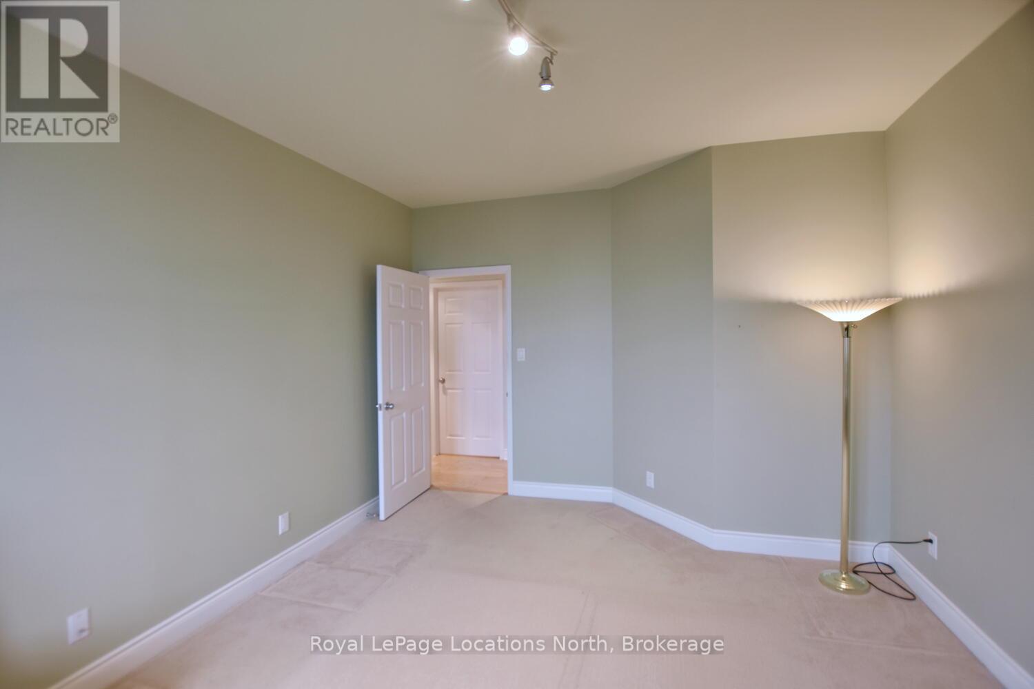 Ph 3 - 10 Bay Street E, Blue Mountains, ON - Indoor Photo Showing Other Room