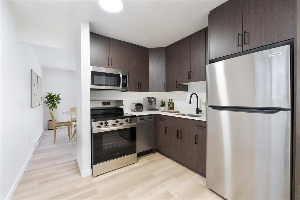 101 Barker Street, Dauphin, MB - Indoor Photo Showing Kitchen With Stainless Steel Kitchen