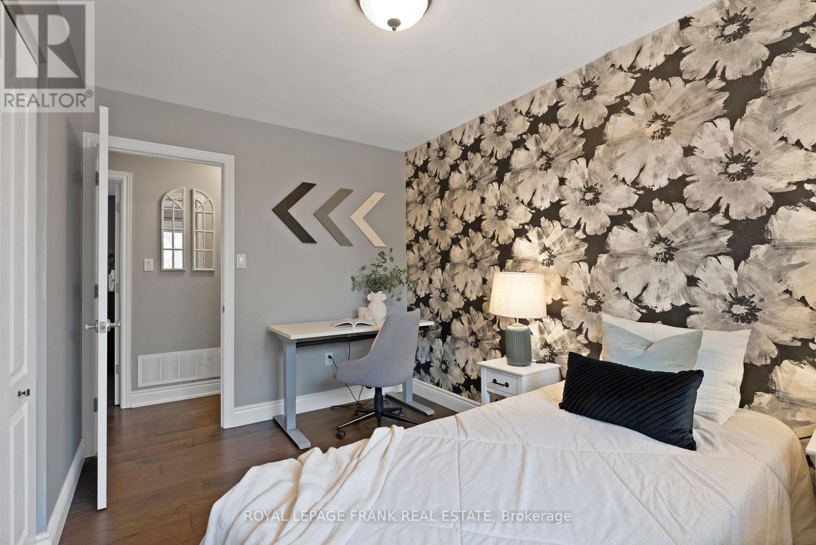33 York Street, Georgina (Baldwin), ON - Indoor Photo Showing Bedroom