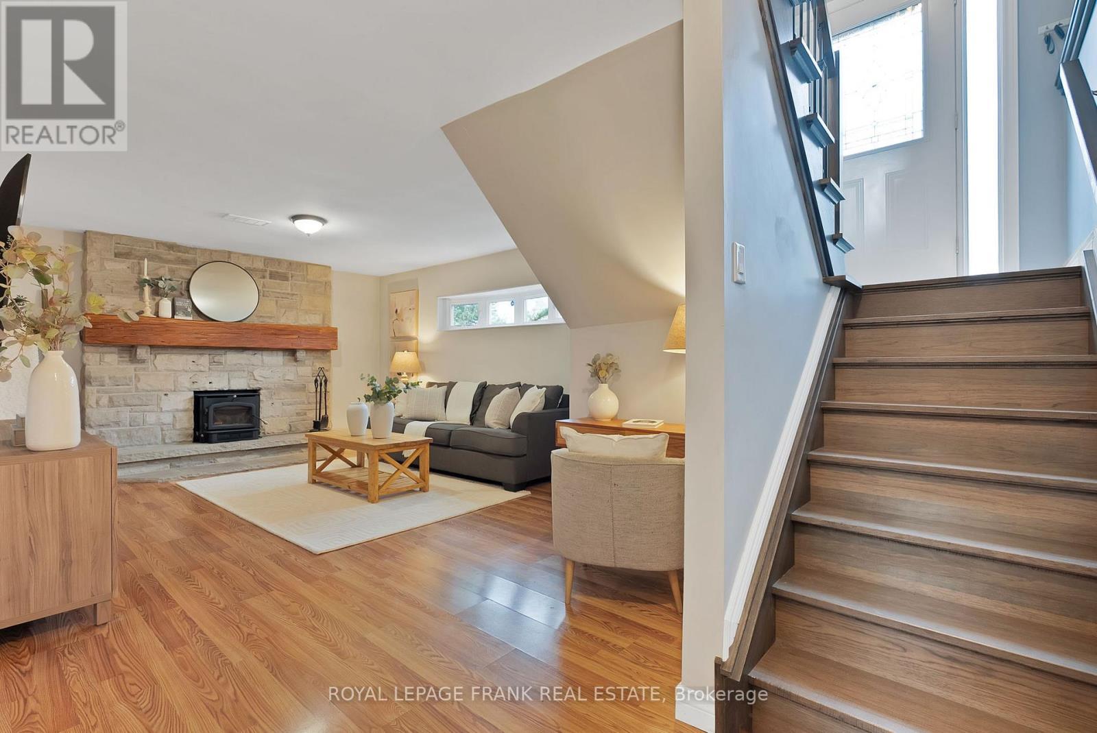 33 York Street, Georgina (Baldwin), ON - Indoor Photo Showing Living Room With Fireplace