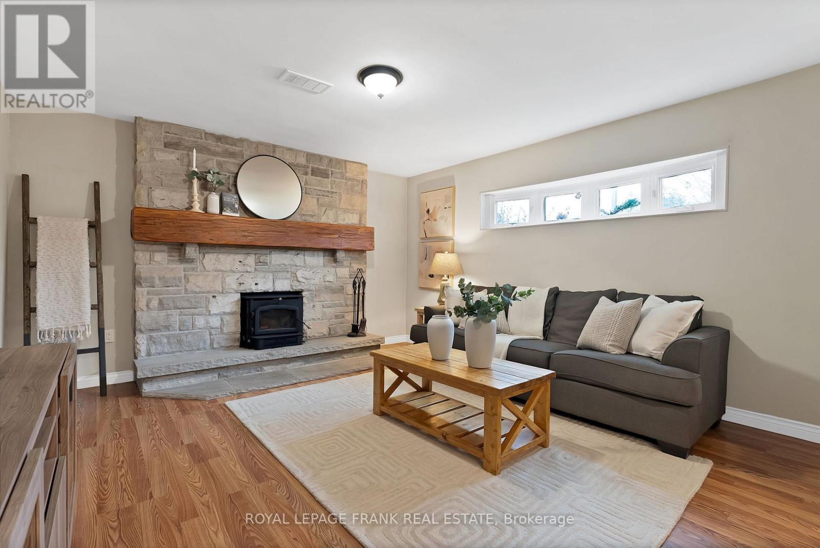 33 York Street, Georgina (Baldwin), ON - Indoor Photo Showing Living Room With Fireplace
