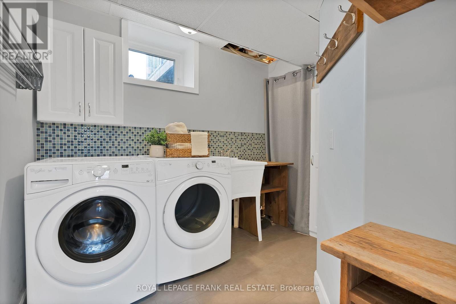 33 York Street, Georgina (Baldwin), ON - Indoor Photo Showing Laundry Room