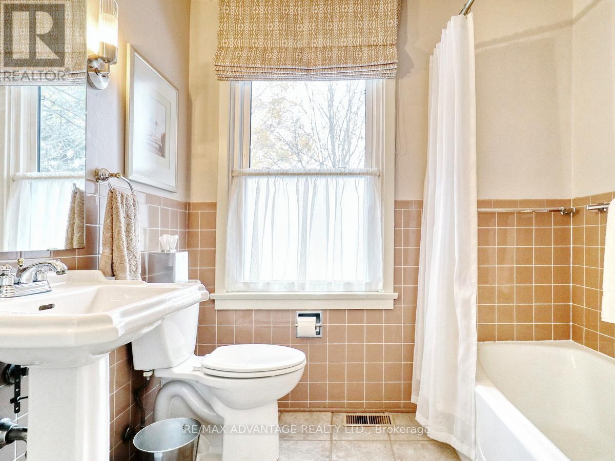 9907 Littlewood Drive, Middlesex Centre, ON