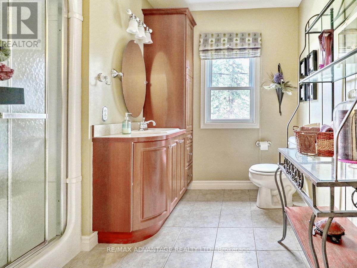 9907 Littlewood Drive, Middlesex Centre, ON