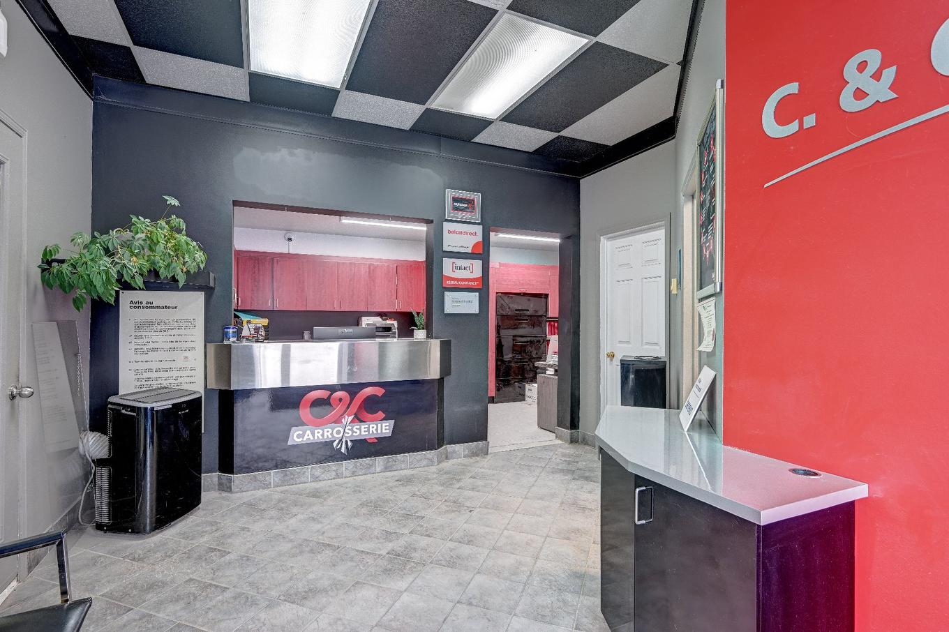 Commerce - 11 Rue Notre-Dame, Berthierville, QC -