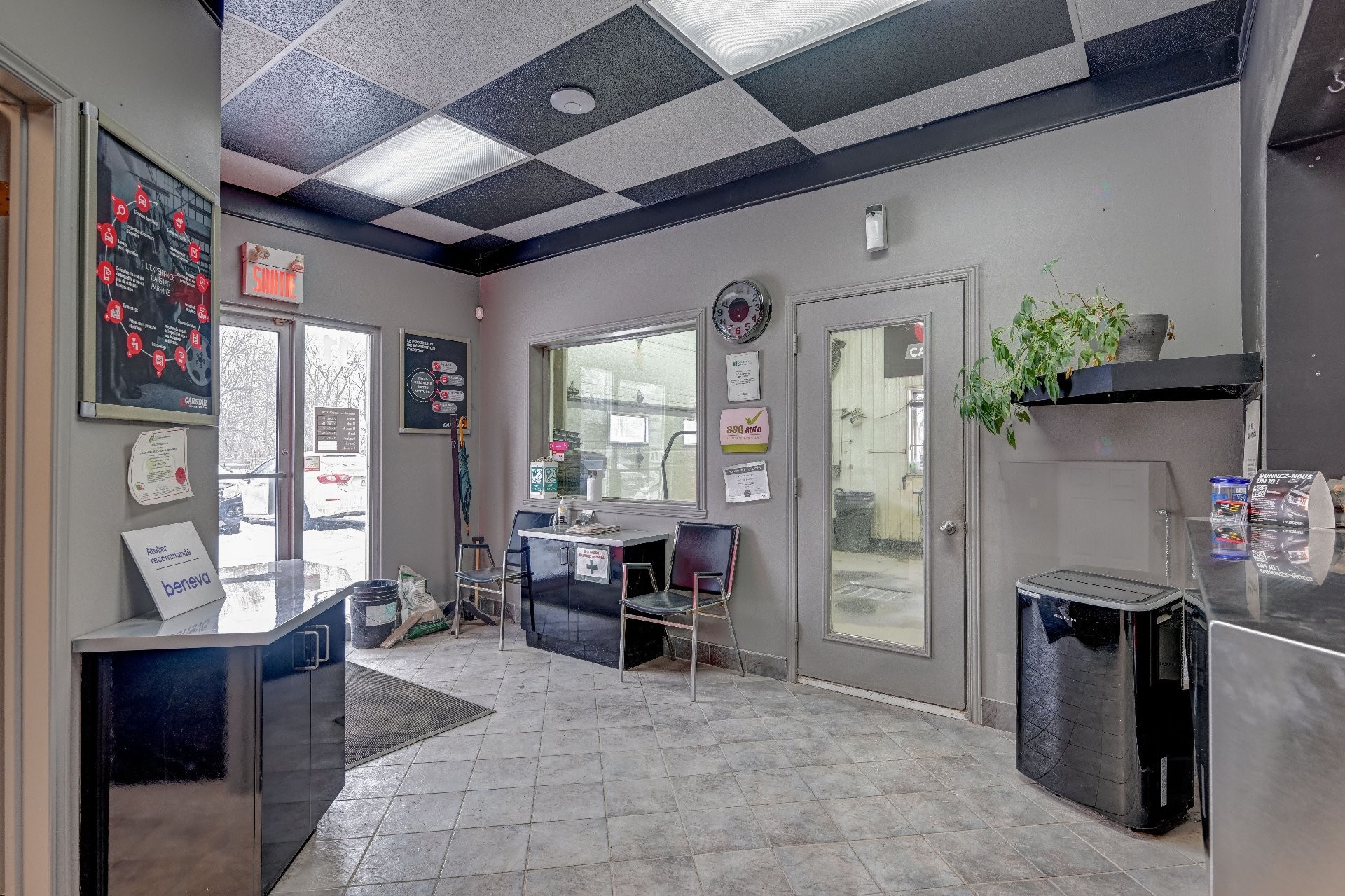 Commerce - 11 Rue Notre-Dame, Berthierville, QC - Indoor Photo Showing Other Room