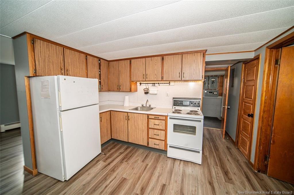 2 Hillcourt Dr, Fredericton, NB