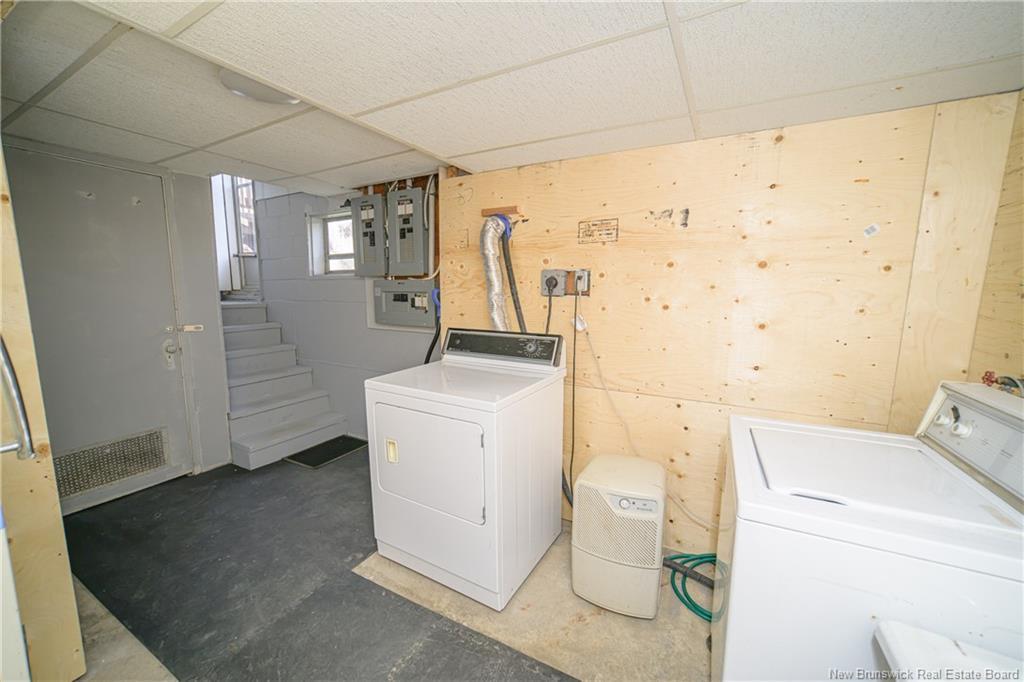 2 Hillcourt Dr, Fredericton, NB